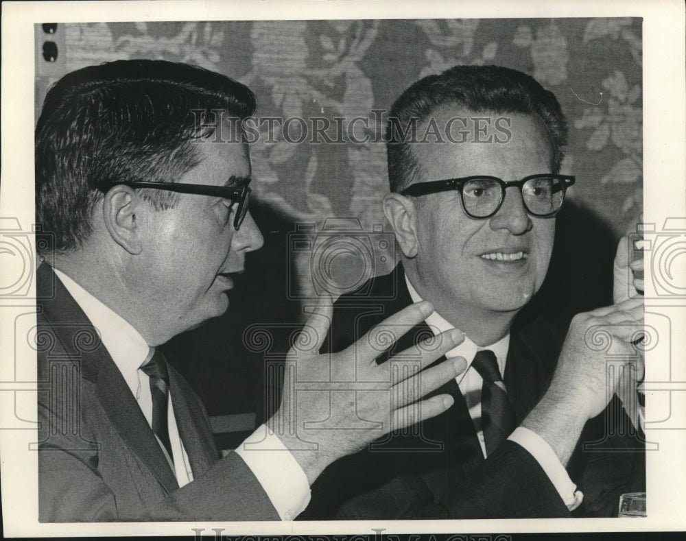1966 Press Photo Lawrence O&#39;Brien &amp; Patrick Lucey at dinner for Lucey, Milwaukee - Historic Images