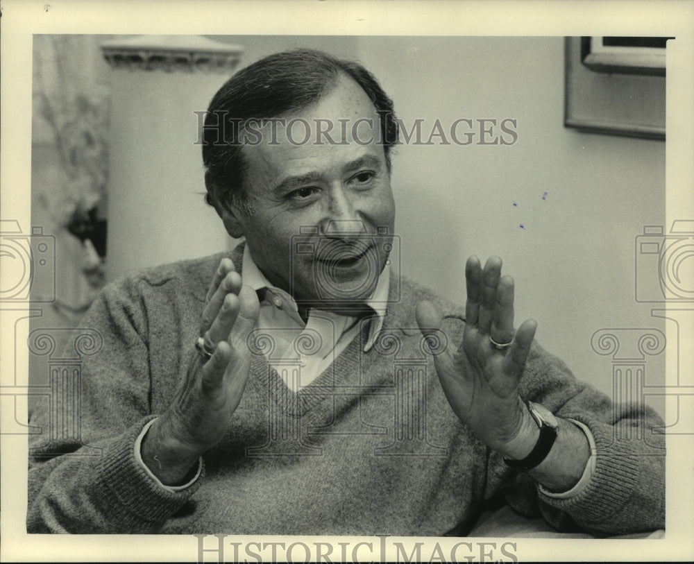 1986, Milwaukee Holocaust Survivor Louis Koplin Speaks - mjc21662 - Historic Images