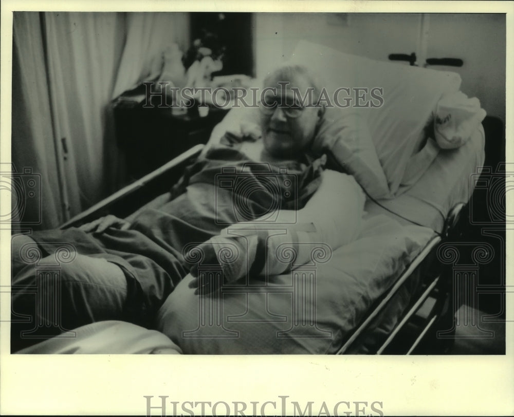 1986, Fred Treul in a Canadian hospital after polar bear bite - Historic Images