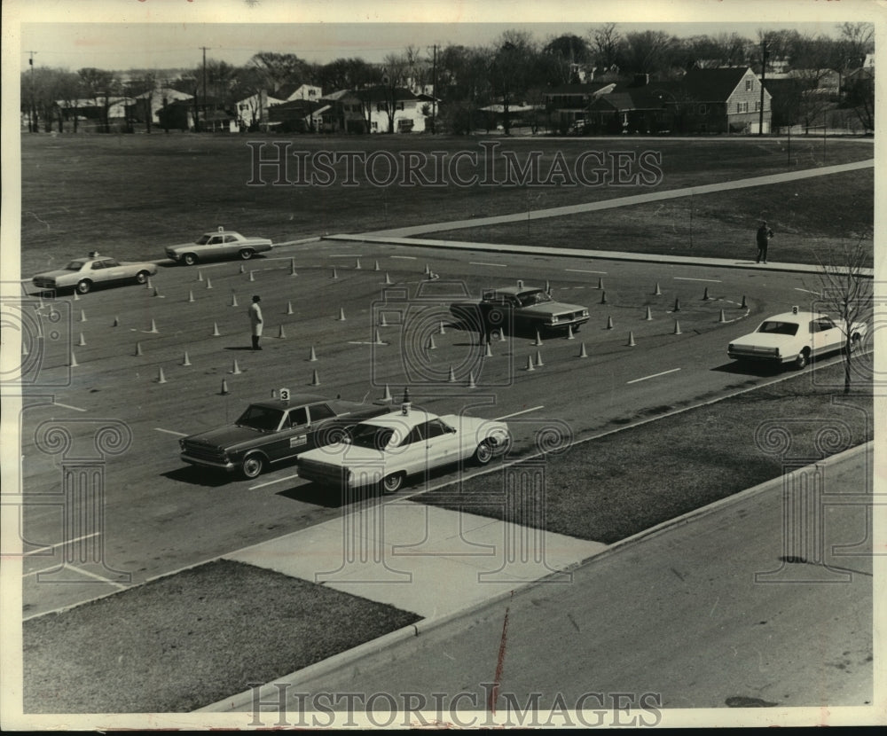 1966 Press Photo Student drivers in Janesville, Wisconsin - mjc21715- Historic Images