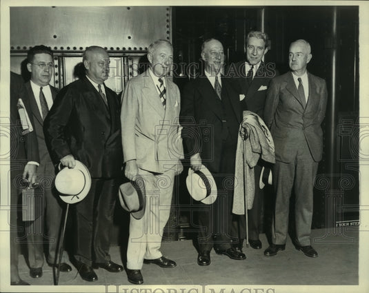 1932 Press Photo Former Governor Alfred E. Smith With Welcoming Party, New York - Historic Images