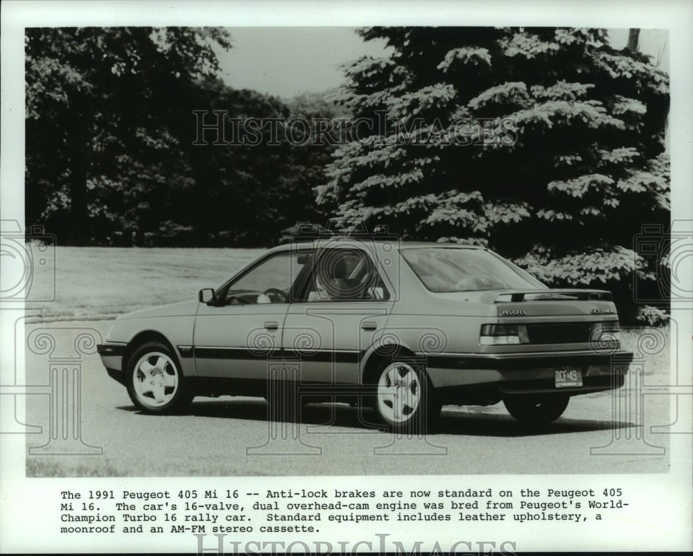 1990 The French made automobile, Peugeot 405 Mi 16 sedan - Historic Images