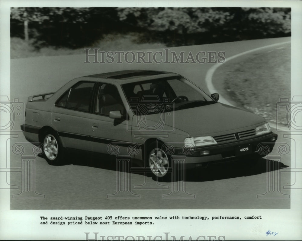 1989 Press Photo The award-winning automobile, Peugeot 405, from France - Historic Images