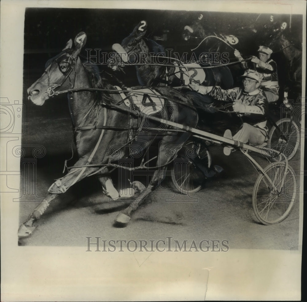 1951 Press Photo winner at National Pacing Derby at Roosevelt Raceway, New York- Historic Images