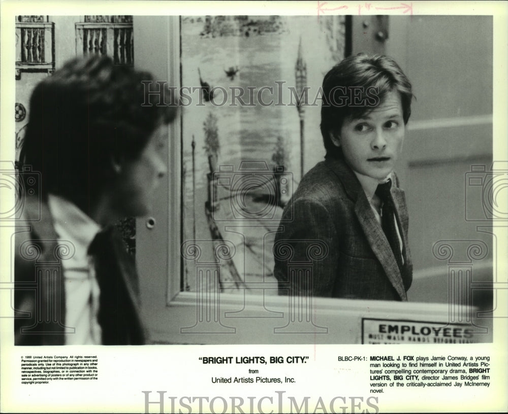 1988 Michael J. Fox, on set of movie Brights Lights, Big City - Historic Images