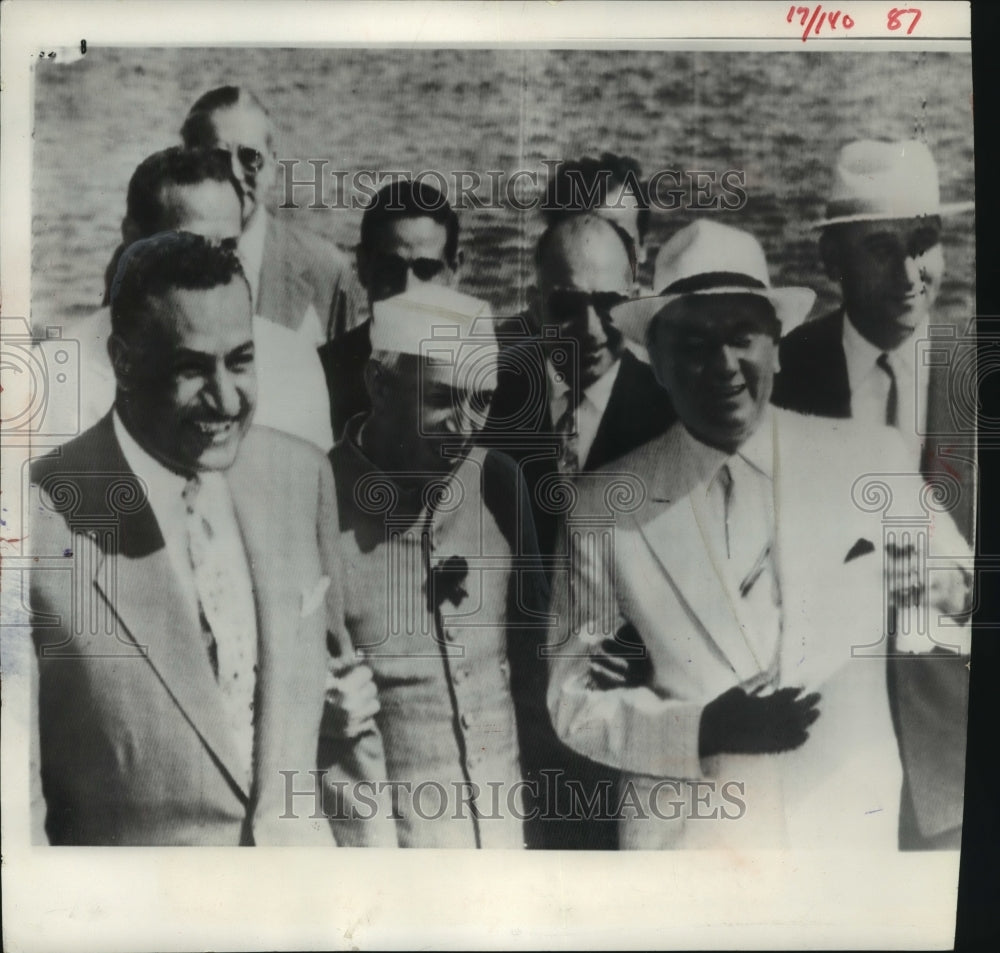 1956 Press Photo Yugoslavia President Josip Tito &amp; others, Vanga, Yugoslavia - Historic Images