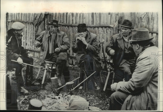 1957 Press Photo Yugoslavia President Tito & others hunting trip, Yugoslavia - Historic Images