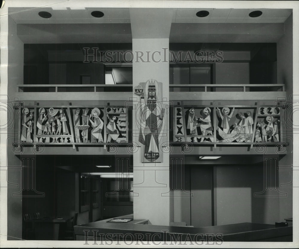 1955 Press Photo Memorial Library of Marquette University gets two wood murals.- Historic Images