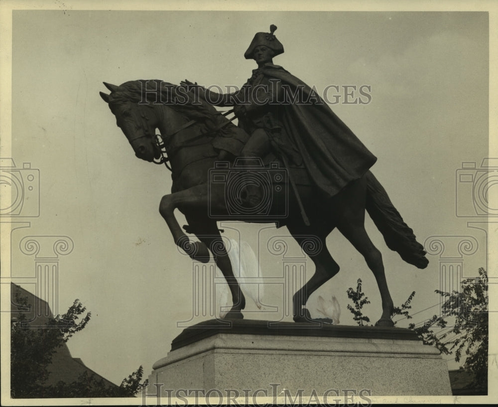 1930 Press Photo Milwaukee statue of Baron Von Steuben in Washington Park - Historic Images