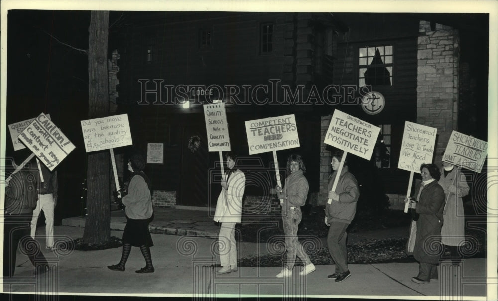 1988 Shorewood school teachers picket at Hubbard Park Lodge - Historic Images