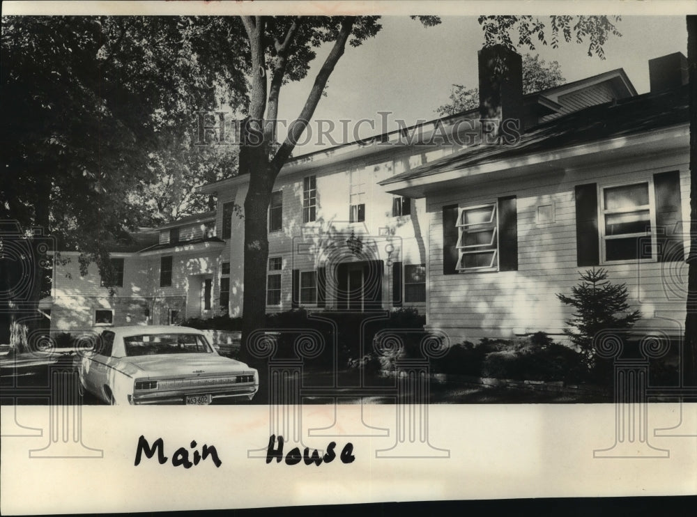 1968 Press Photo Pinecrest, home of Francis Trecker on Pine Lake at Chenequa - Historic Images