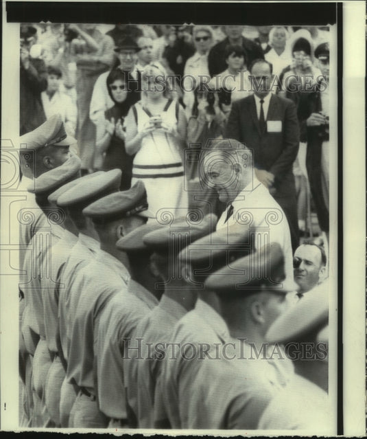 1967, Pres. Johnson present medals to crewmen who fought in Vietnam - Historic Images