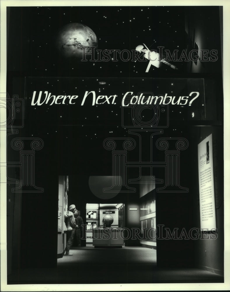 1992 Press Photo Where Next, Columbus? exhibit entrance at Smithsonian Institute - Historic Images