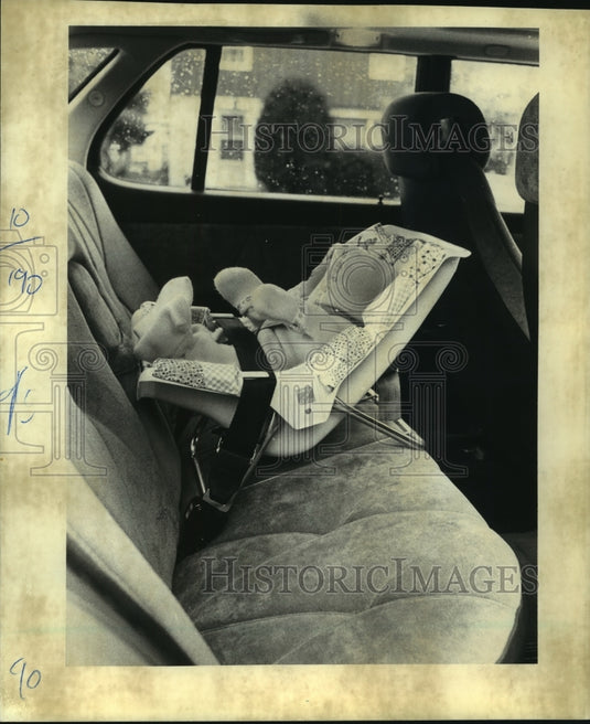 1962 Press Photo Infant Brian Koslakiewicz in a car seat for safety, Wisconsin-Historic Images