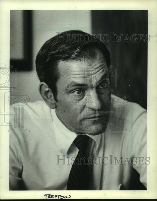 1985 Dean Treptow chairman of Milwaukee Private Industry Council - Historic Images