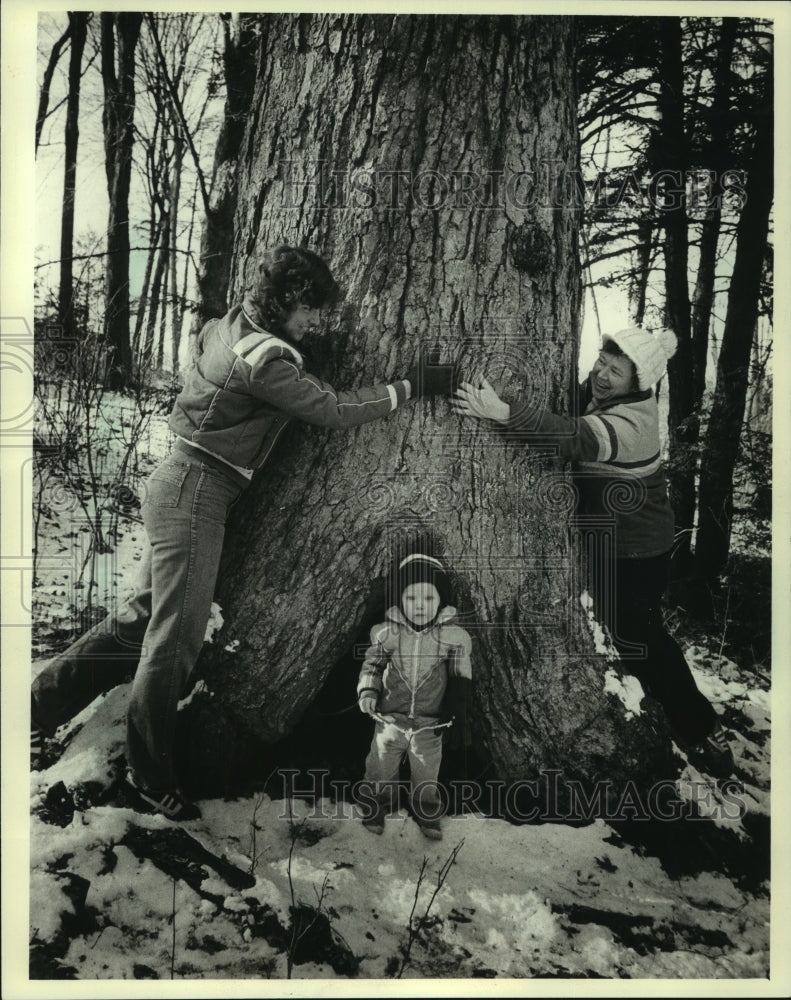 1981 Elaine &amp; Joyce Pethke  at a sugar maple tree Waupaca County - Historic Images