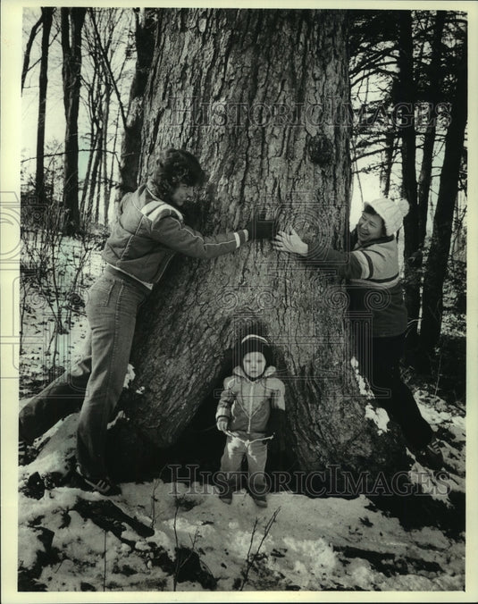 1981 Elaine & Joyce Pethke  at a sugar maple tree Waupaca County - Historic Images