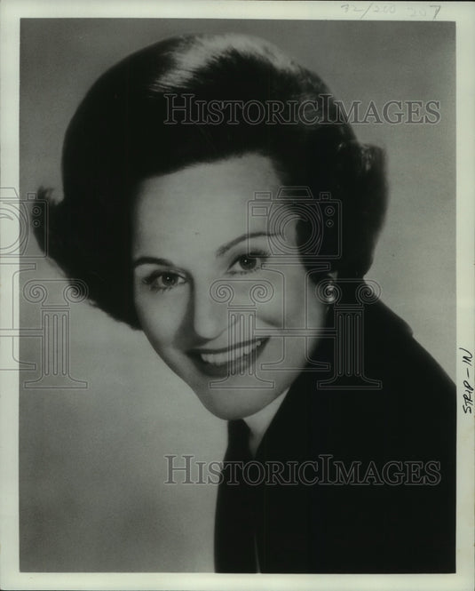 1975 Press Photo Miss Teenage American Pageant Guest Abigail Dear Abby Van Buren - Historic Images