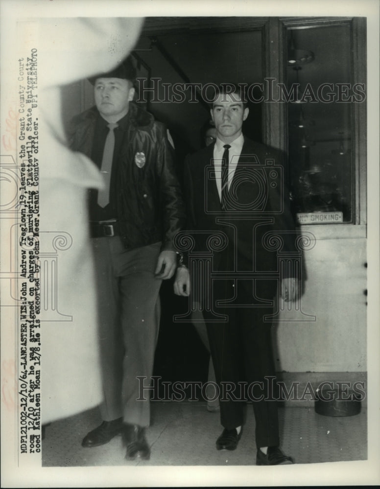 1964 Press Photo John Andrew Treglown Leaving Grant County Court After 1964-press-photo-john-andrew-treglown-leaving-grant-county-court-after