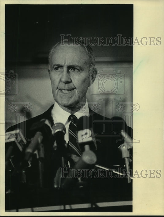 1985, Joseph E. Tierney Jr, Milwaukee attorney - mjc22506 - Historic Images