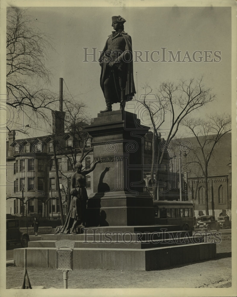1931 Press Photo Statue of George Washington, Milwaukee. - mjc22785- Historic Images