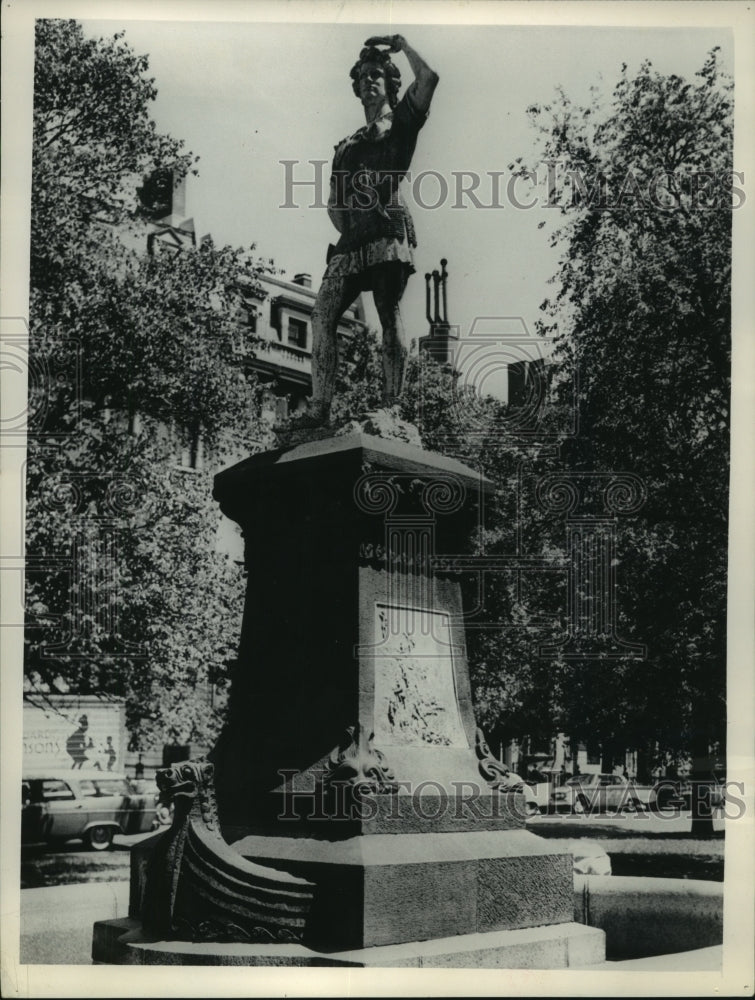 1963 Press Photo Leif statue stands within Boston proper, United States. - Historic Images
