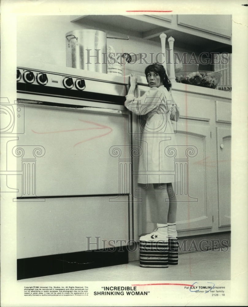 1980 Lily Tomlin, Actress Who Played the Incredible Shrinking Woman - Historic Images