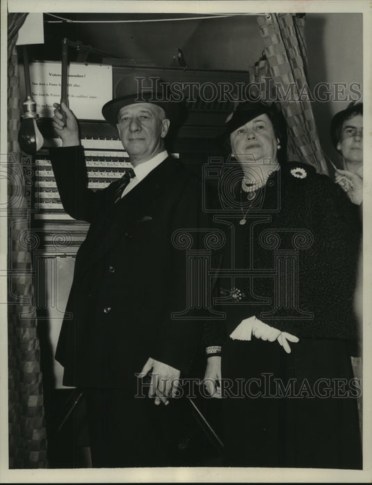 1936, Two women and a man in front of voting machine. - mjc22834 - Historic Images