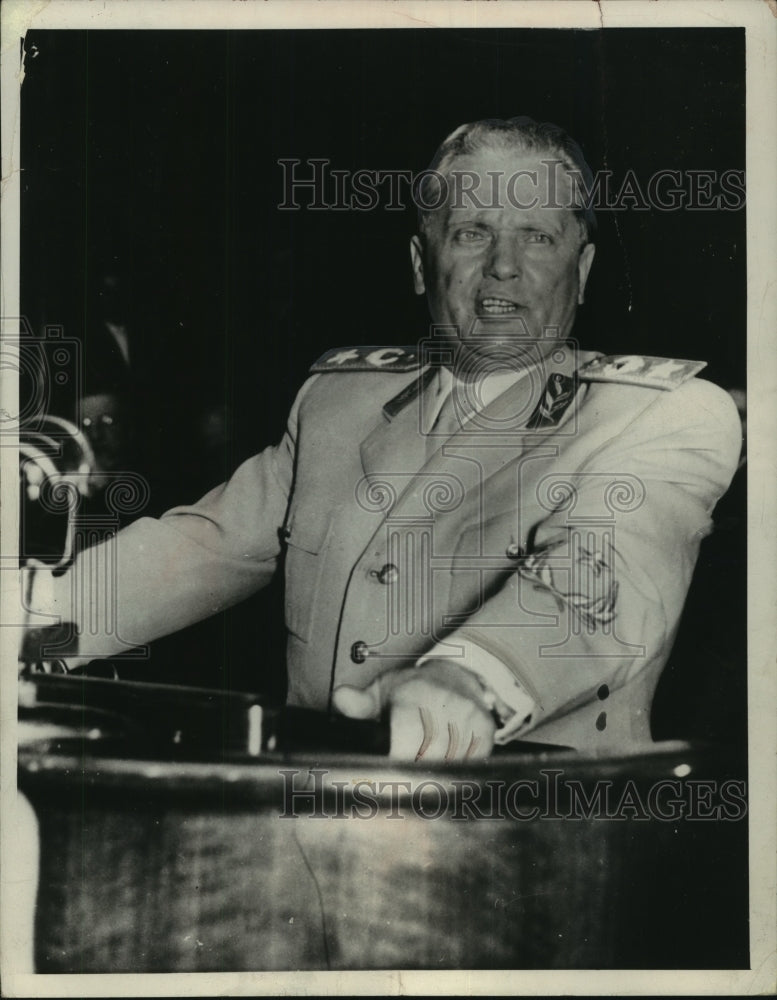 1952, Marshal Tilo speaks at National Assembly in Belgrade - Historic Images