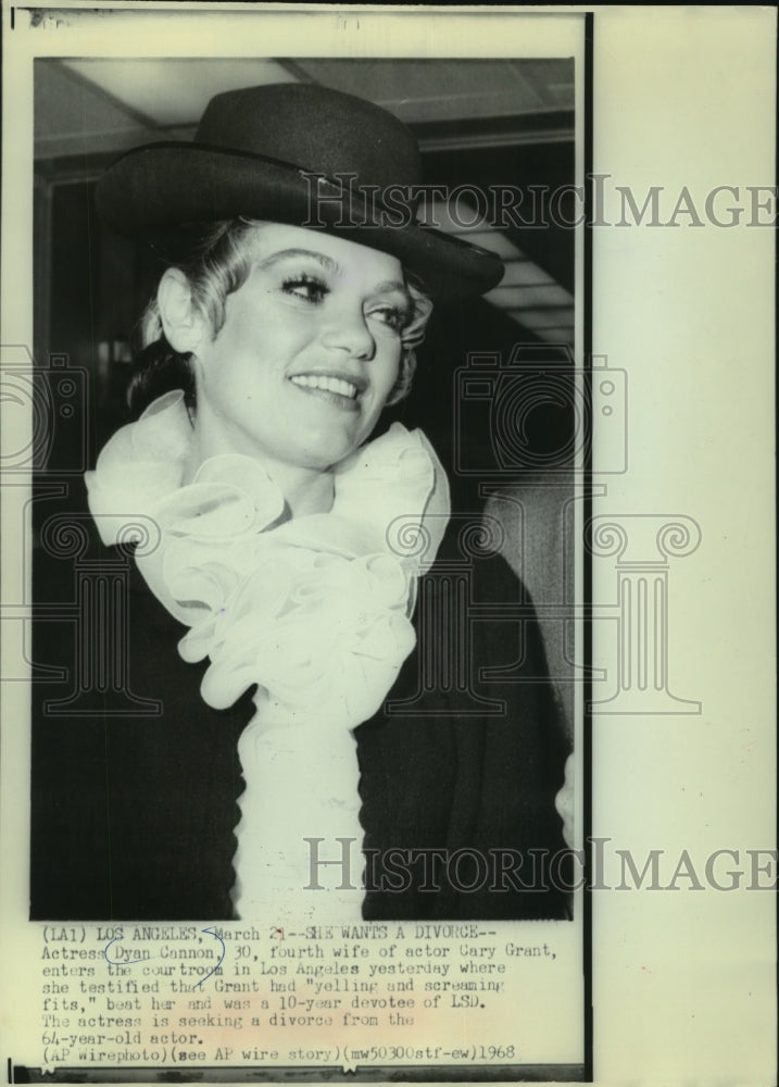 1968 Press Photo Actress Dyan Cannon, Los Angeles, California - mjc22867 - Historic Images