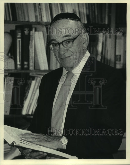 1985 Press Photo Louis Swichkow is the longest-tenured rabbi in Milwaukee - Historic Images
