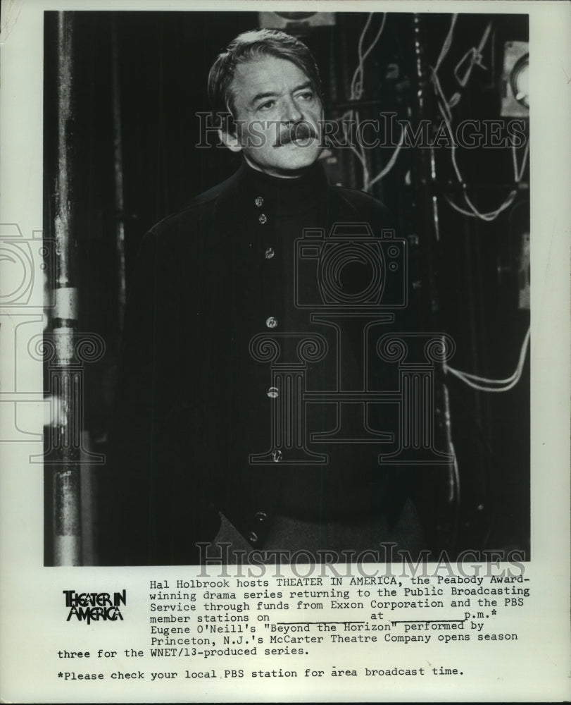 1976 Actor Hal Holbrook Hosts Drama Series &#39;Theater In America&#39; - Historic Images