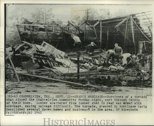 1961 Press Photo A tornado spawned by hurricane Carla demolished Texas homes - Historic Images