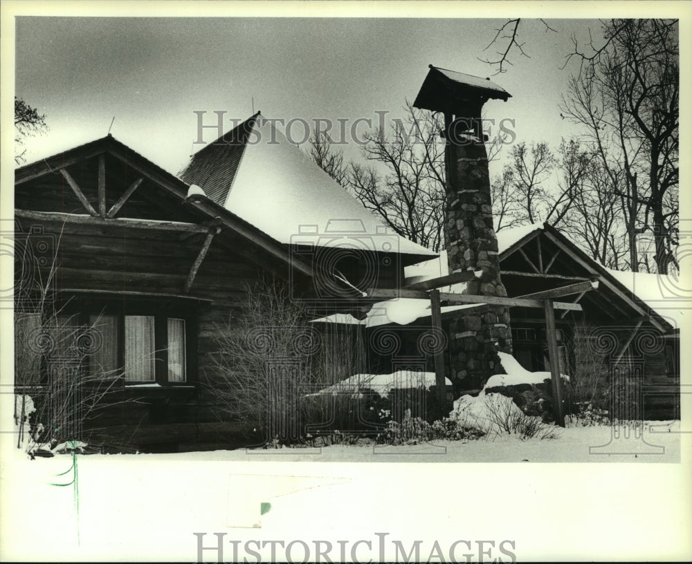 1983 Main House on Frank D. Stout&#39;s Estate in Cedar Lake, Wisconsin - Historic Images