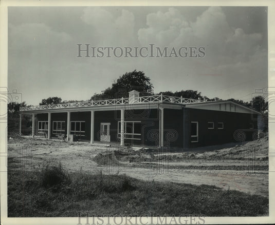 1955 Press Photo Clubhouse of the Stoughton Country Club in Stoughton, Wisconsin-Historic Images