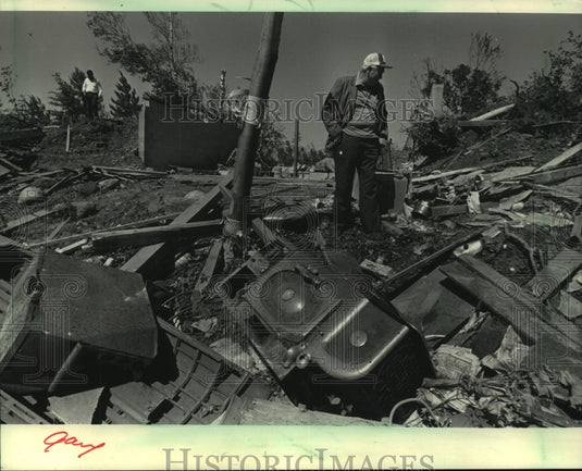 1985, Tom Hansen's home was destroyed by a tornado in Wisconsin - Historic Images