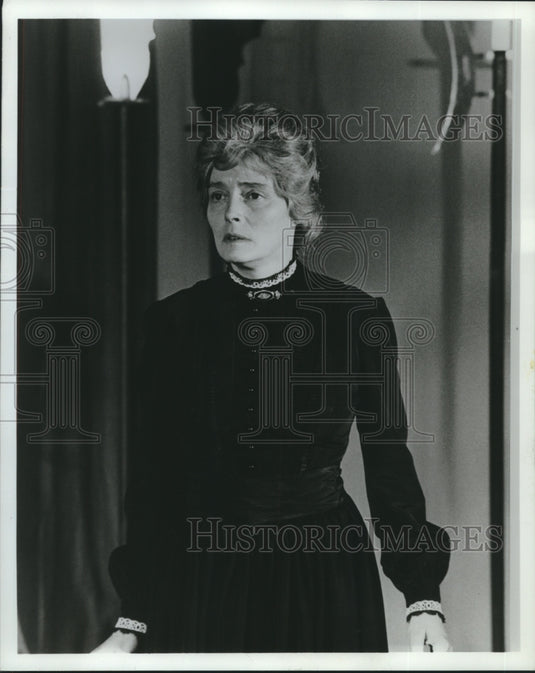 1974 Press Photo Actress Patricia Neal appears in "Kung Fu-Blood of the Dragon" - Historic Images