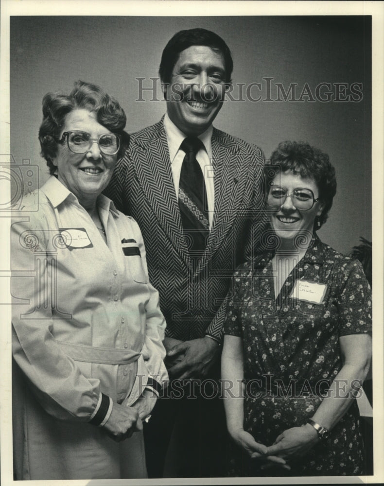 1983, Outstanding Volunteers, Voluntary Action Center, Waukesha - Historic Images