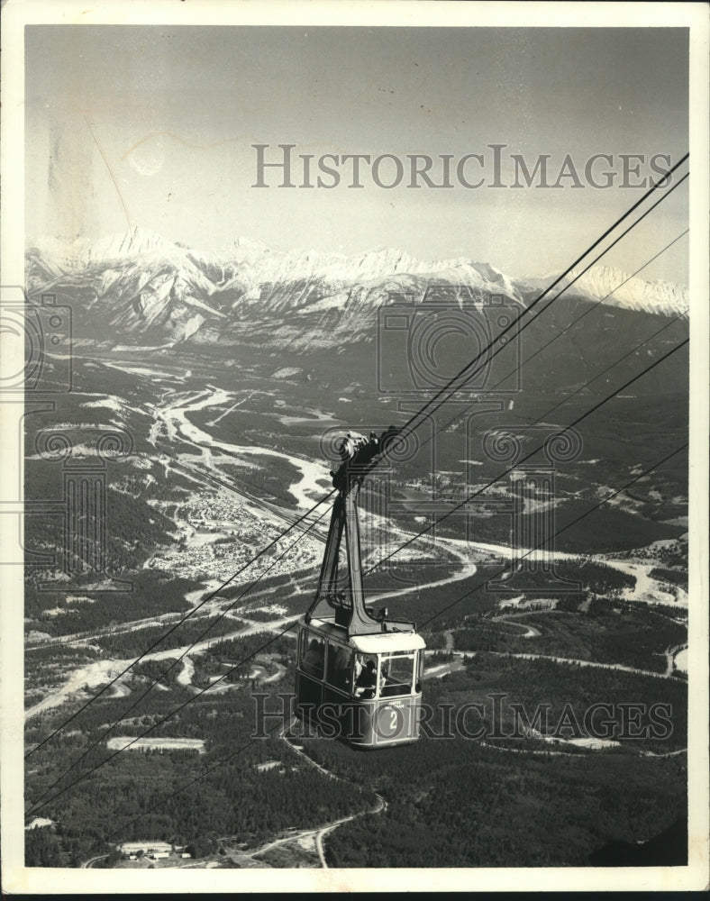 1961 Press Photo Sky Tram in Jasper National Park on Whistlers Mountain, Canada - Historic Images