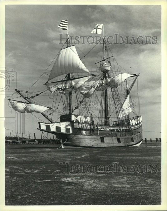 1984 Sailboat "The Elizabeth II" - Historic Images