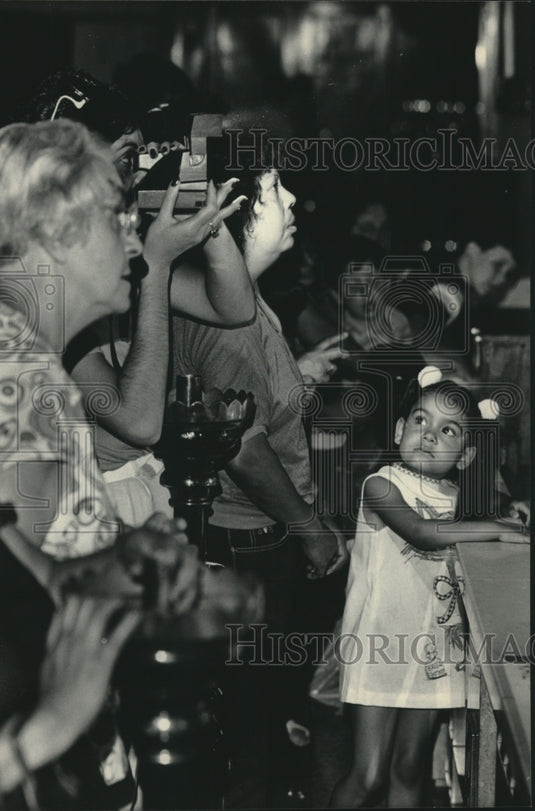 1984, Crowds at St. John of God Church hoping to see Virgin Mary weep - Historic Images