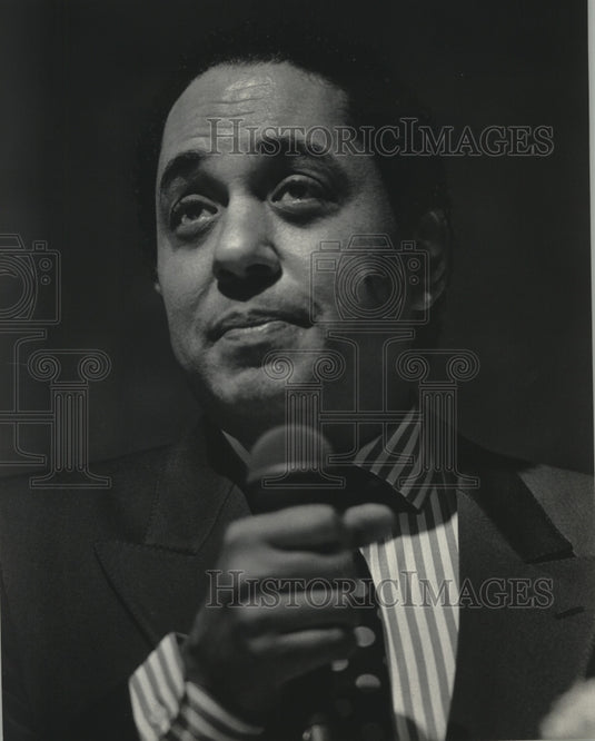 1985 Author Wallace Terry, speaking at event - Historic Images