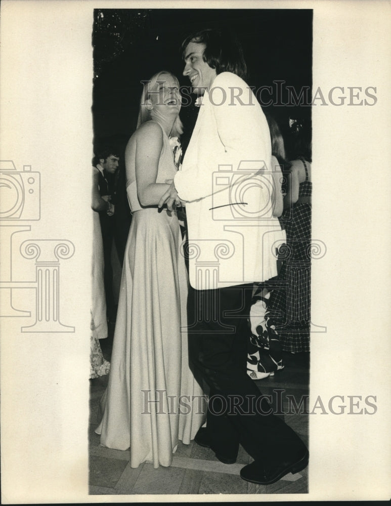 1975, Susan Ford dances with Billy Pifer, prom at White House - Historic Images