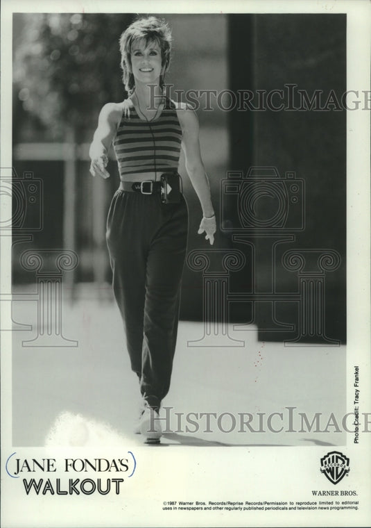 1991 Jane Fonda's showing her Walkout program. - Historic Images