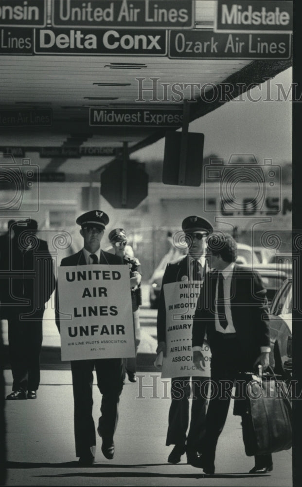 1985, United Airlines Pilots Picketing at Mitchell Field in Wisconsin - Historic Images