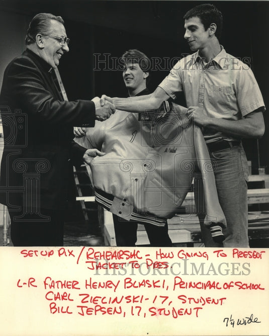 1985 students & principal of Gordon Tech High practice for Reagan - Historic Images