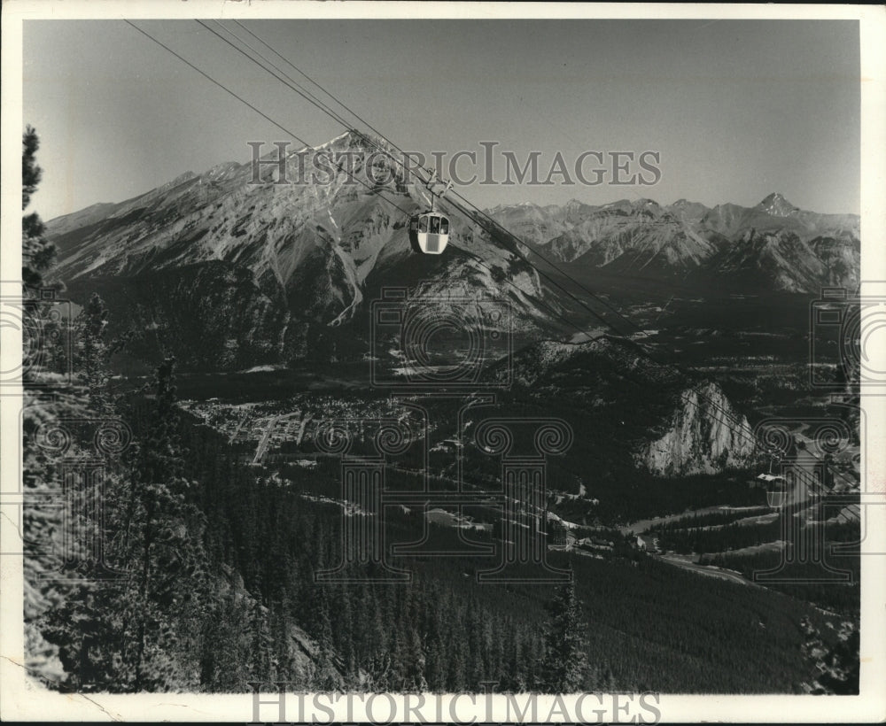 1975, Gondola lift from Sulphur Mountain, Banff National Park, Canada - Historic Images