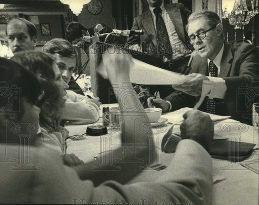 1979, Cyrus Vance visited Milwaukee, Wisconsin - mjc23751 - Historic Images