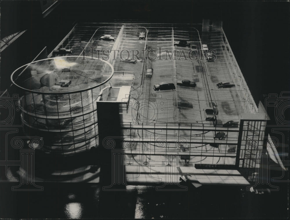 1959 Press Photo Model of proposed parking pavilion on E. Wells St., Milwaukee - Historic Images