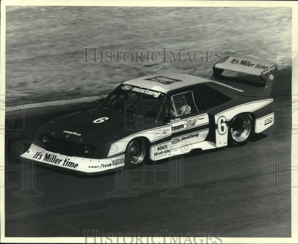 1981 Press Photo Modified Mustang Challenges Domination of Foreign Cars in Races-Historic Images